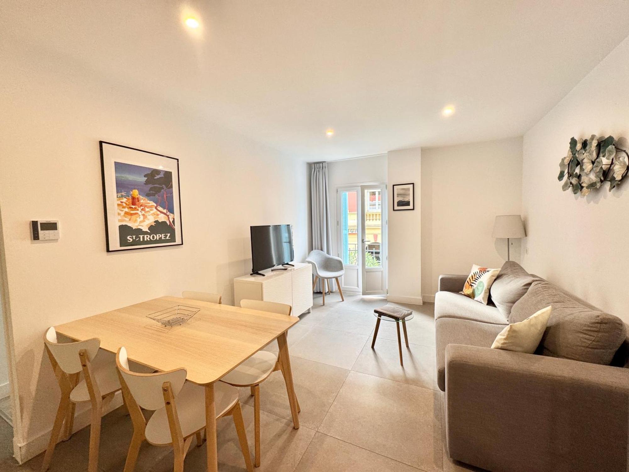 Republique Apartment *